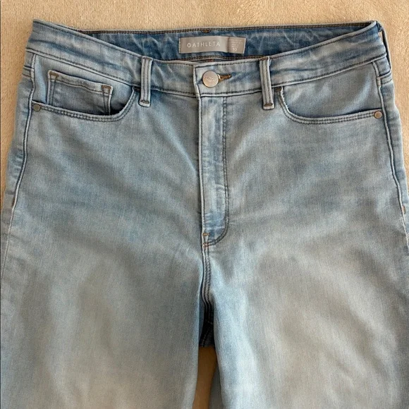Athleta Women’s Straight Leg High Waist Light Wash Blue Jeans Size 10 - Picture 1 of 8